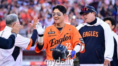 '한화 진짜 무섭네' 41홈런 157타점 페문강노허 말고 또 있다, 90억 캡틴 언제 오나…통화했는데, 개운하지 않다고