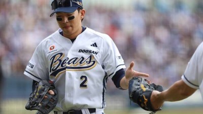 KBO 뒤흔들었던 '3:2' 롯데·두산 초대형 트레이드, 메인 칩으로 꼽혔던 1라운드 3순위 출신 대형 유망주 드디어 터졌다! 친정팀에 비수 꽂은 김민석
