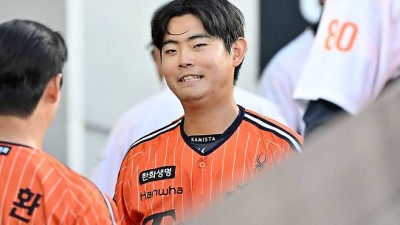 한화, 36년 만에 새 역사? '100억' 우승 청부사도 감탄! 홈런 능력 나보다 훨씬 뛰어나→신인왕+GG 동반 수상 도전할까