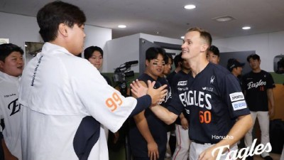 모두가 감동했던 '뒷문 헌신', 다시 오면 적이다?…페라자는 이긴 거 같고, 강백호 붙어보고 싶다