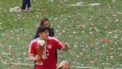 이 한국인은 맥주를 낭비하지 않습니다 김민재의 '이 행동' 현지서 반응 뜨겁다