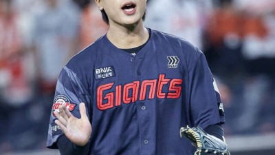 '와 10승 페이스' 롯데에 복덩이 들어왔네, 이러니 롯데 팬들이 반한다 도망가는 피칭하는 순간, 결과 안 좋다