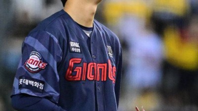 진짜 아시아쿼터 퇴출 1호 불명예 떠안나, K-POP 사랑하는 ERA 7.59 일본인 어떡하나…구단도 생각한다, 공은 매서운데