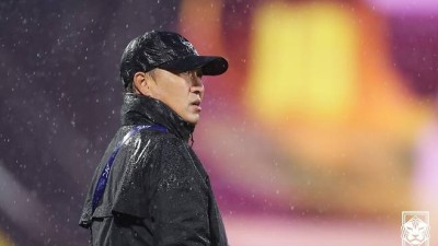 여긴 대한민국 수원입니다...경기 내내 속상했다 숙소 잃고, 응원까지 뺏긴 수원FC 위민 박길영 감독 '울먹 울먹'