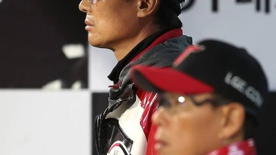 잠 못 이루는 염경엽 감독, 집단 슬럼프에 부상은 또 왜이리 많나 2024년보다 지금이 힘들어