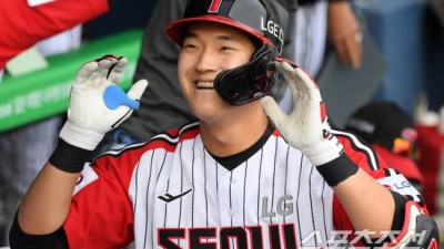 지금 아니면 언제 해봐? LG 우타거포 육성 프로젝트 빛볼까, 데뷔 첫 4번타자 출격…기대가 크다 [광주포커스]