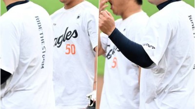 '형이 왜 거기서 나와' 류현진 1루 등장에 부담백배 강백호…진땀 토스→90도 인사
