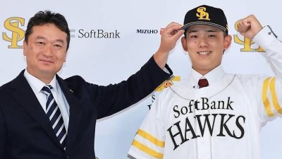 '日 최초' 韓 태극마크 달았던 154km 파이어볼러, 감격의 NPB 복귀→소프트뱅크 입단