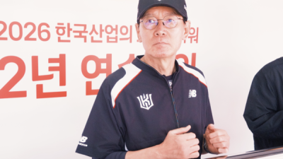 타자들이 다 잘 치니, 벤치에서 할 게 없더라 올시즌 이강철 감독의 '앤드런'이 줄어든 이유 [수원 현장]