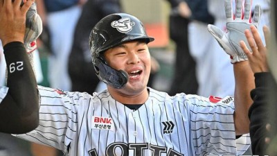 한동희 빠진 롯데, 김동현의 깜짝 등장에 반색...튼동도 제대로 꽂혔다 [오!쎈 부산]