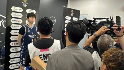 너도 나도 “현중! 현중!” 일본 취재진에게 포위된 이현중, 취재하기 어렵네요 [오!쎈 요코하마]