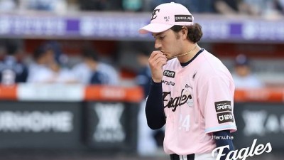 '칭찬 리더십' 김경문 감독, 그런데 이례적 쓴소리!…한화 '15억 팔' 5이닝 1실점? 만족 없다→풀카운트 많아, 6일 쉬고 나갔는데 아쉬워