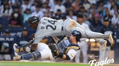 '역사 속 사라진' 페라자 명장면, '60년 야구인생' 노장도 놀랐다... 결국 1회 홈런으로 아쉬움 털었다 '2년 연속 두 자릿수 홈런' [창원 현장]