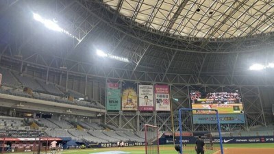 예전엔 따로 신청 안 해도 됐는데…이런 게 정말 홈구장? 경기후 특타도 눈치보는 '세입자' 키움의 설움