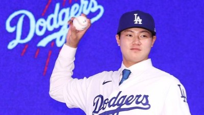 “최악의 등판” 혹평, 장현석 선발 1이닝도 못 버티고 강판이라니… 공든 탑에 흠집 났다