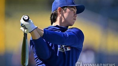 나는 '코멧' 믿는다, 김혜성 넣고 안심…로버츠 감독, 이젠 신뢰한다→KIM 좌익수 긴급 투입에도 '호수비+안타+득점'→생존 가치 증명