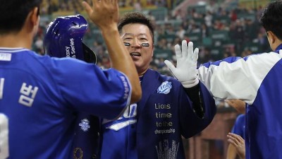 형 어떻게 홈런 친 거예요?…'이래서 전설이구나' 최형우, 포기했는데 담장 넘겼다 [인천 현장]