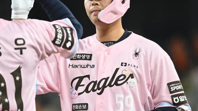 이글스 역사까지 바꿨다…거포 포수 제대로 터졌다! 데뷔 첫 10홈런 고지까지 정복 [대전 현장]