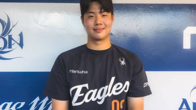 쫄면 아무 것도 못하잖아요…’韓 최초’ 불꽃처럼 타오르는 육성 신화, 당차게 선발진 꿰찼다