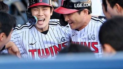 '미스터리 LG' 단독 1위됐다. 오지환 투런, 오스틴 솔로포, 올러 울렸다. '생큐 두산' 2연속 만루포 역전패 삼성에 1G차