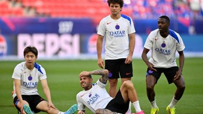 PSG 챔스 우승...이강인은 벤치, '재벌 5세' 여친은 관중석 포착