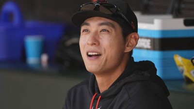 이정후 봤지? 이게 바로 몸으로 보여주는 리더십…美 중계진 극찬 또 쏟아냈다→'멀티히트' 이정후의 무슨 장면 봤길래 완벽한 선두타자 역할 인정까지