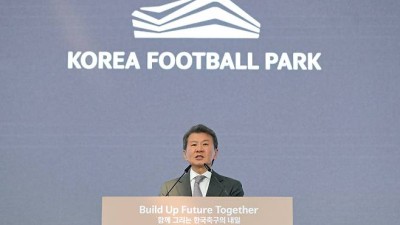 [김성원의 센터서클]정몽규 회장의 '자진 퇴장', '홍명보호' 태극전사들은 흔들려선 안된다