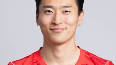 누가 공격수 3옵션이래 월드컵만 되면 강해지는 꽃미남 골잡이, '헤더→발' 홍명보 눈도장-기세 UP