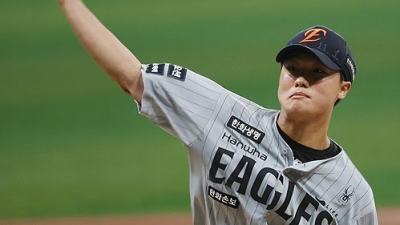 MLB? 정우주, 구종 개발 없이 선발 어렵다...단조로운 포심 직구, 슬라이더, 커브로는 KBO에서도 버티기 힘들어
