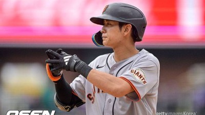 '실책 아쉽네' 이정후, 9G 연속 안타 행진…SF, 마운드 붕괴에 백기투항 2-16 대패 [SF 리뷰]