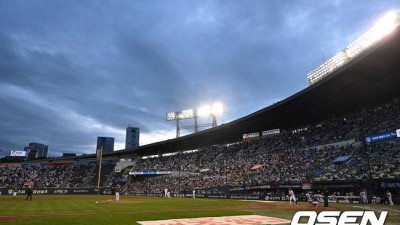 ‘평일 맞아?’ 잠실 두산-한화전 2만3750석 꽉 찼는데, 왜 한화만 응원단 없을까 [오!쎈 잠실]